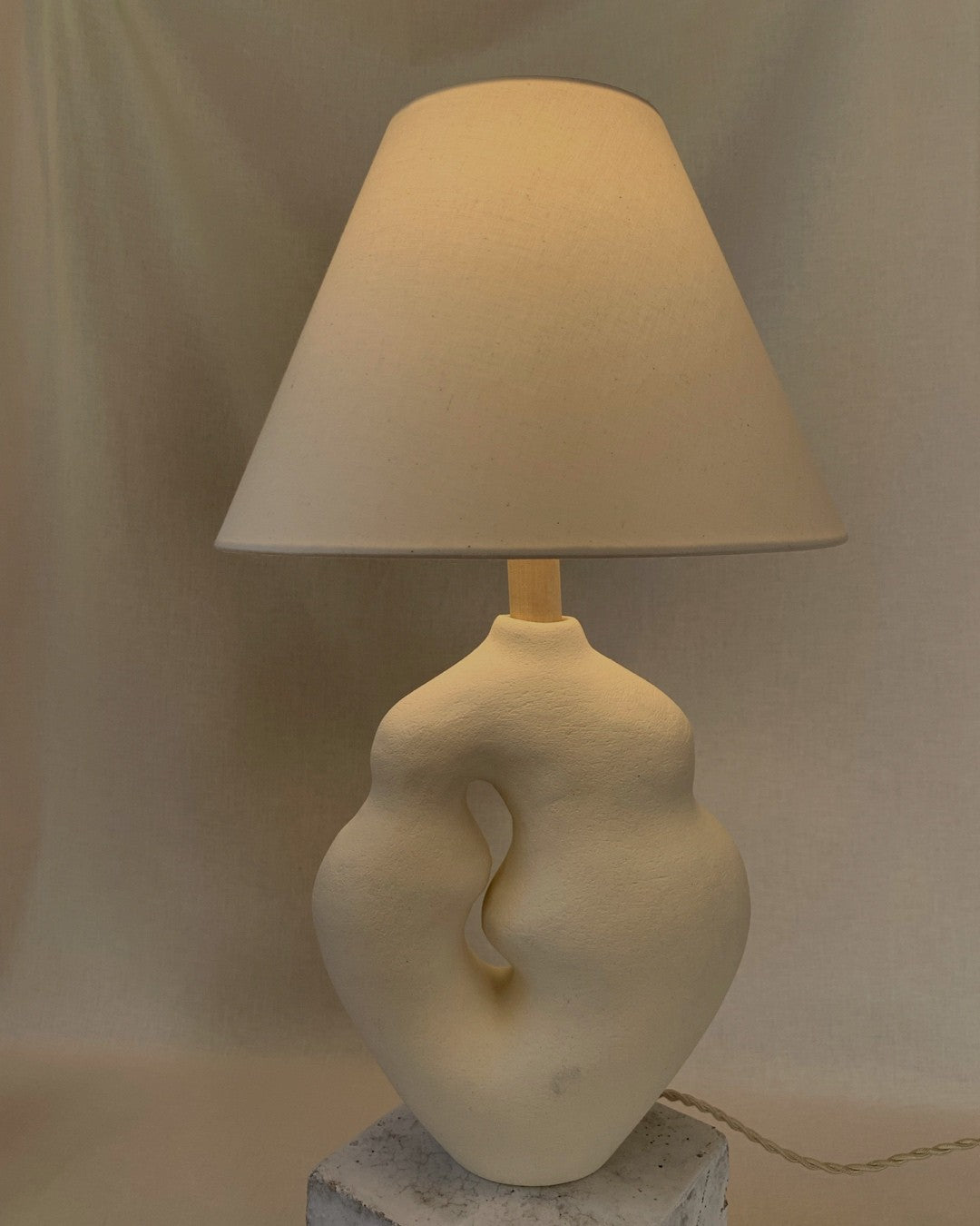 JUA pottery lamp